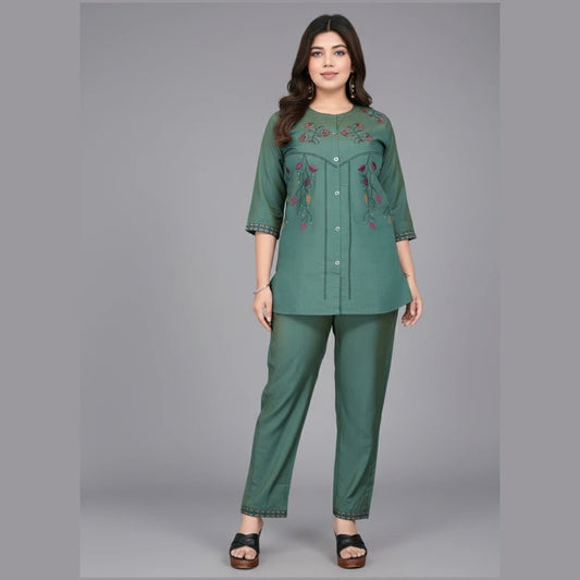 Elegant Green Rayon Embroidered Tunic and Pant Set for Women - Vinnexa.in